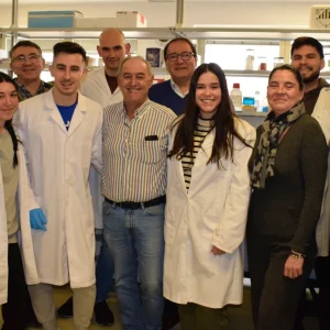 Una donación para contribuir y avanzar en la investigación contra el cáncer en Albacete